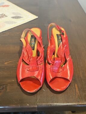 Moda Red Leather Slingback Peep-Toe Sandals